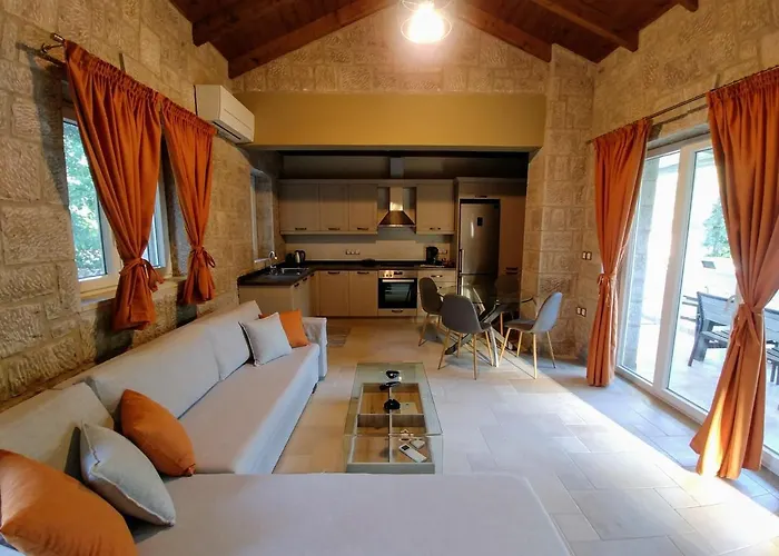 *fryni*/5' From Sea & Center/mountain View فيلة Frínion