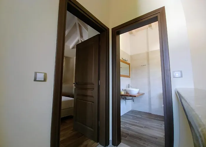 *fryni*/5' From Sea & Center/mountain View Frinion